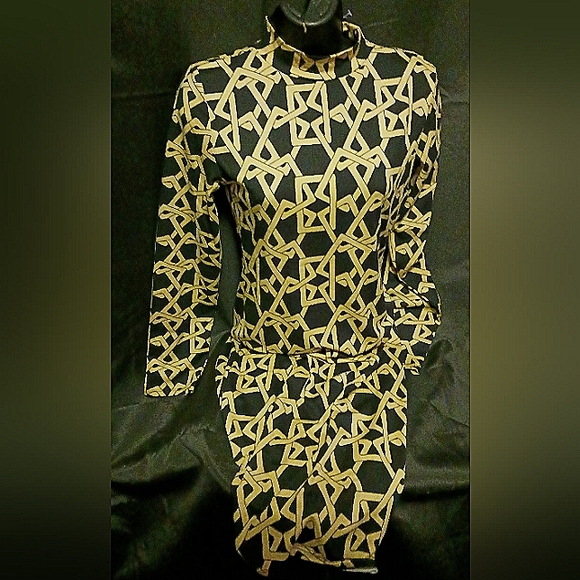 Black & Gold Link Dress - Picture 1 of 2